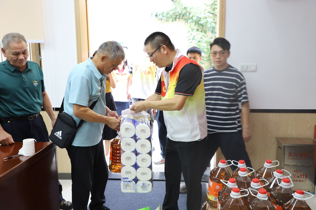 東莞建工集團黨支部開展雙節(jié)慰問活動(圖10)